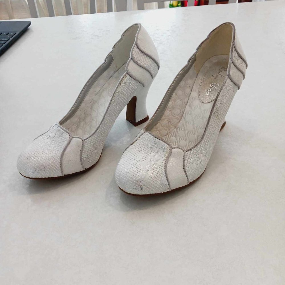 Ruby Shoo - Picture 5 of 8